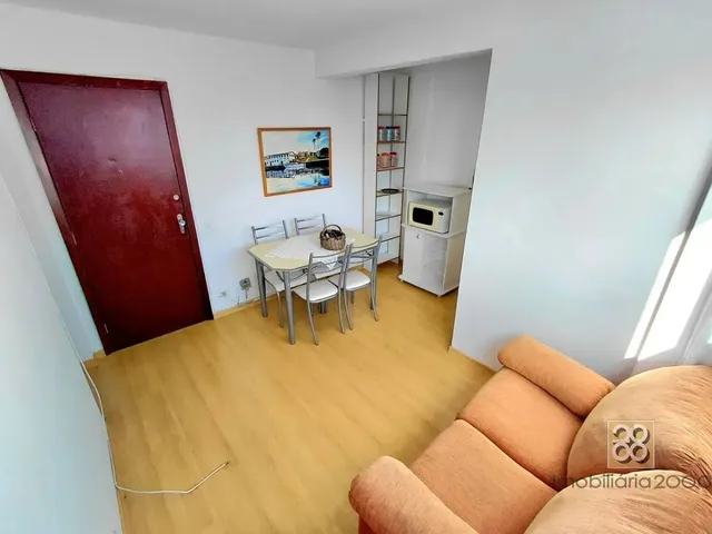 Apartamento 1 quarto e 1 banheiro, para alugar, no bairro Centro em Curitiba