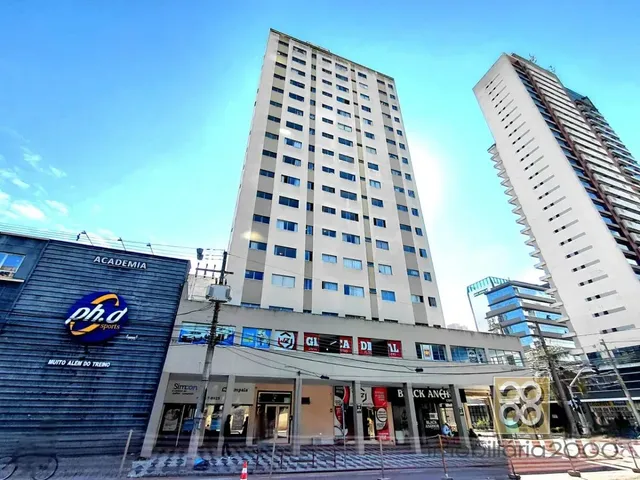 Apartamento 1 quarto e 1 banheiro, para alugar, no bairro Centro em Curitiba