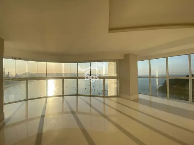 Apartamento com 464m² 4 quartos e 5 banheiros, à venda, no bairro Centro em Balneário Camboriú