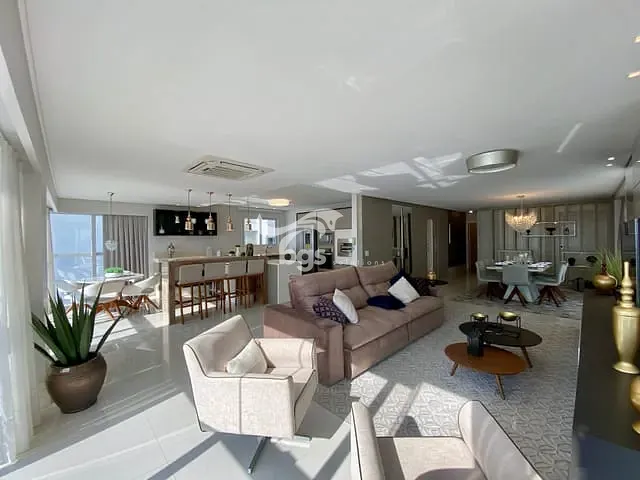 Apartamento com 464m² 4 quartos e 5 banheiros, à venda, no bairro Centro em Balneário Camboriú