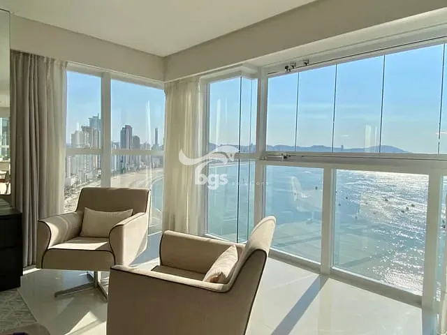 Apartamento com 464m² 4 quartos e 5 banheiros, à venda, no bairro Centro em Balneário Camboriú