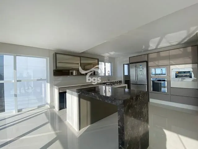 Apartamento com 464m² 4 quartos e 5 banheiros, à venda, no bairro Centro em Balneário Camboriú
