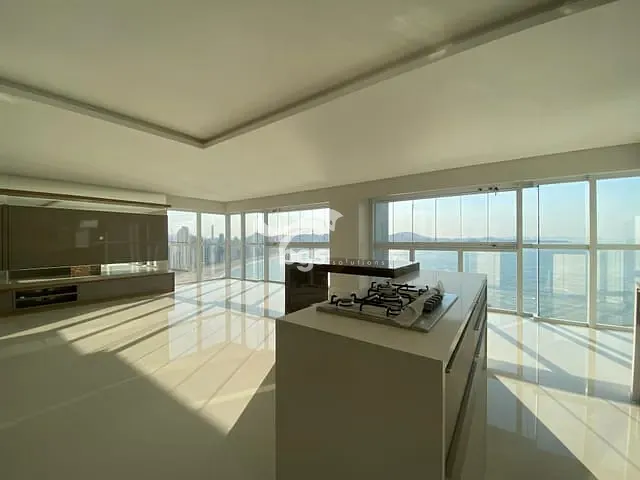 Apartamento 4 quartos e 5 banheiros, à venda, no bairro Centro em Balneário Camboriú