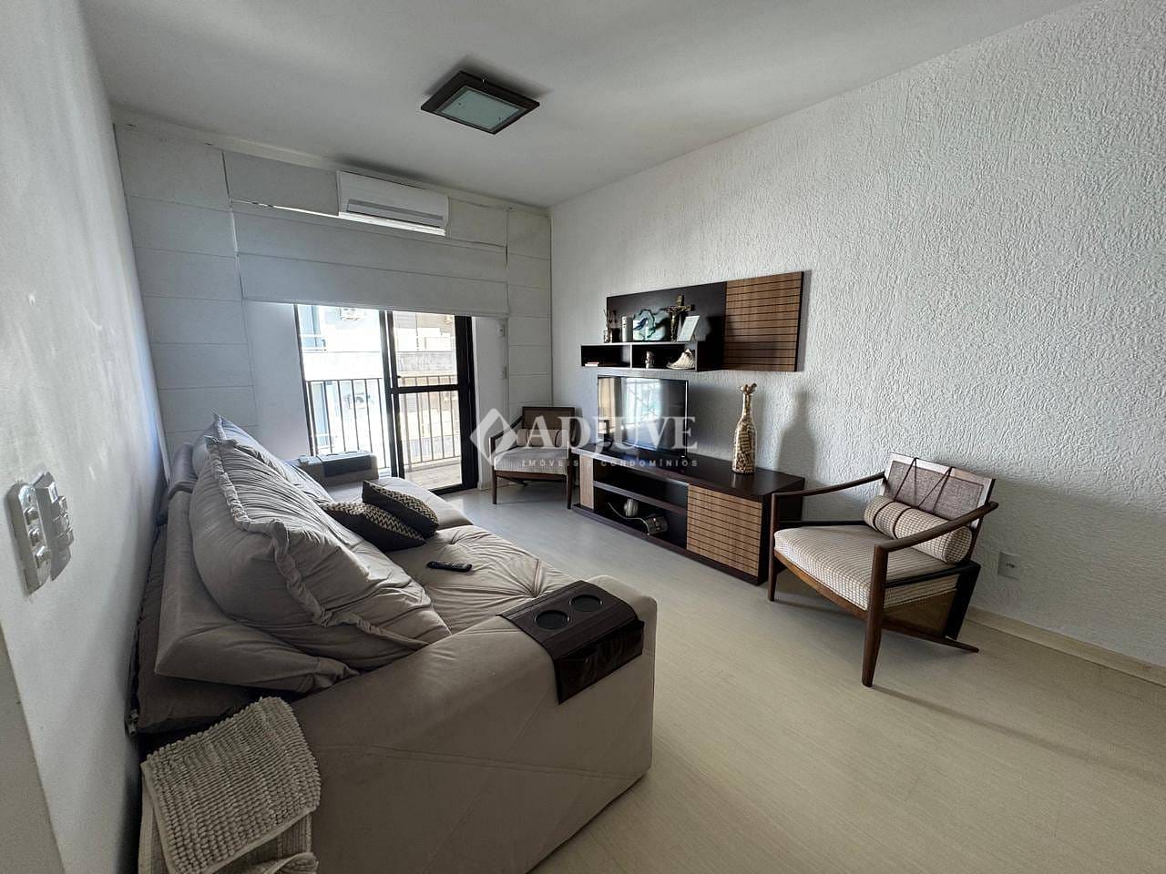 Apartamento à venda com 3 quartos, 99m² - Foto 4
