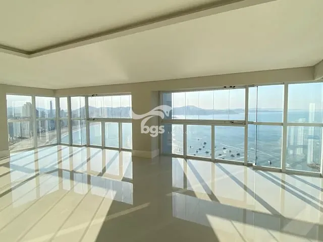 Apartamento com 454m² 4 quartos e 5 banheiros, à venda, no bairro Centro em Balneário Camboriú