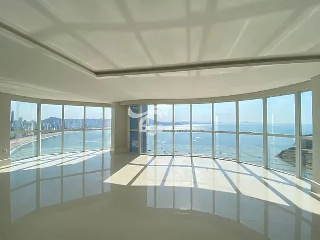 Apartamento com 464m² 4 quartos e 5 banheiros, à venda, no bairro Centro em Balneário Camboriú