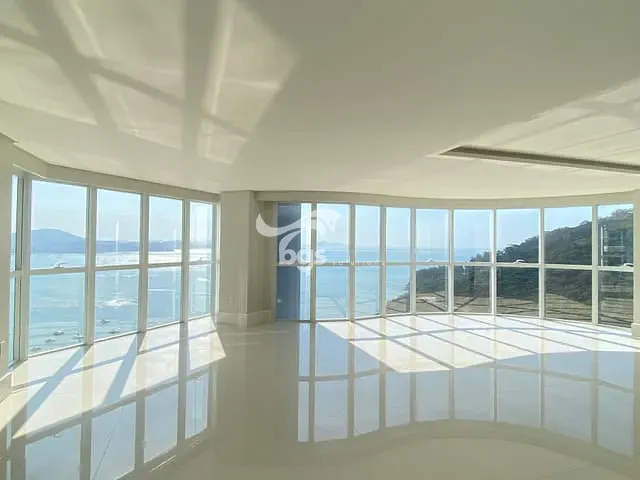 Apartamento com 464m² 4 quartos e 5 banheiros, à venda, no bairro Centro em Balneário Camboriú