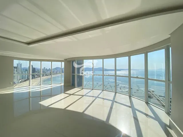 Apartamento com 464m² 4 quartos e 5 banheiros, à venda, no bairro Centro em Balneário Camboriú