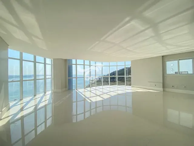 Cobertura / Penthouse com 885m² 6 quartos e 7 banheiros, à venda, no bairro Centro em Balneário Camboriú