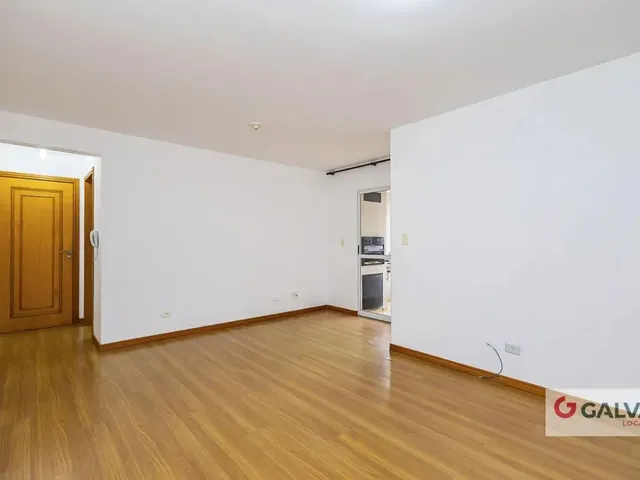 Apartamento 3 quartos e 2 banheiros, para alugar, no bairro Alto da Rua XV em Curitiba
