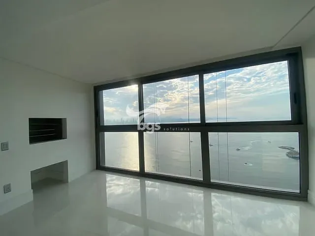 Apartamento com 415m² 4 quartos e 5 banheiros, à venda, no bairro Centro em Balneário Camboriú