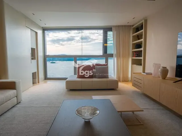 Apartamento com 415m² 4 quartos e 5 banheiros, à venda, no bairro Centro em Balneário Camboriú