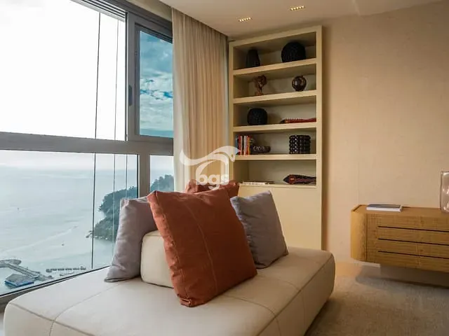 Apartamento com 415m² 4 quartos e 5 banheiros, à venda, no bairro Centro em Balneário Camboriú