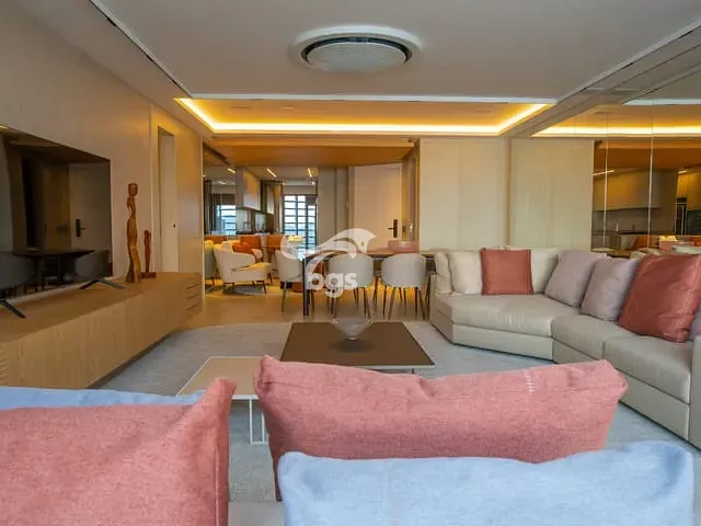 Apartamento com 415m² 4 quartos e 5 banheiros, à venda, no bairro Centro em Balneário Camboriú