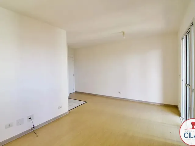 Apartamento 3 quartos e 1 banheiro, para alugar, no bairro Capão Raso em Curitiba