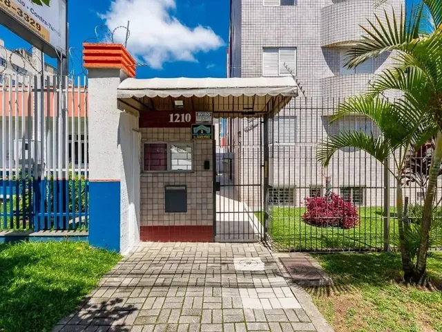 Apartamento 2 quartos e 2 banheiros, para alugar, no bairro Água Verde em Curitiba