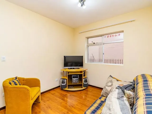 Apartamento 2 quartos e 2 banheiros, para alugar, no bairro Água Verde em Curitiba