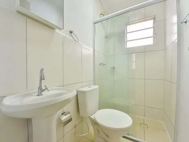 Apartamento 2 quartos e 1 banheiro, para alugar, no bairro Pinheirinho em Curitiba