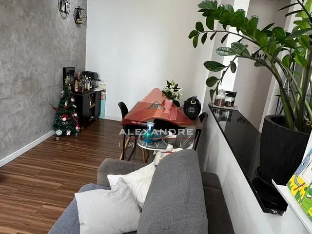 Apartamento 2 quartos e 1 banheiro, à venda, no bairro Jardim das Indústrias em São José dos Campos