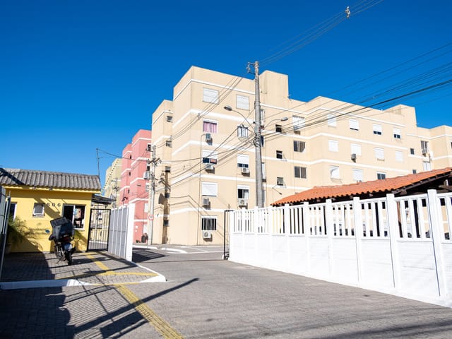 Apartamento com 75m² 2 quartos e 1 banheiro, à venda ou para alugar, no bairro Fragata em Pelotas