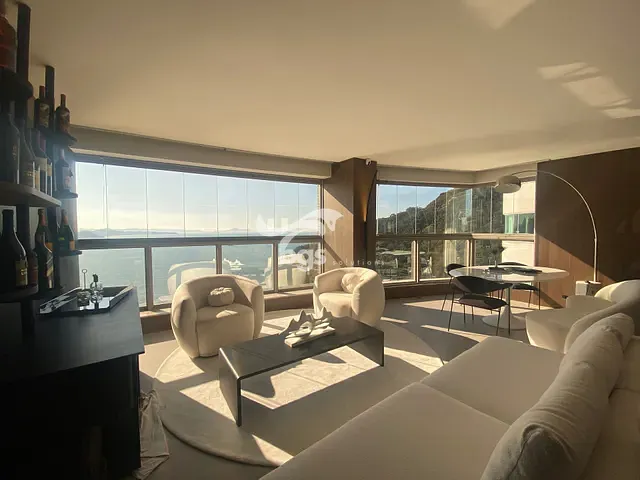 Apartamento com 219m² 4 quartos e 5 banheiros, à venda, no bairro Centro em Balneário Camboriú