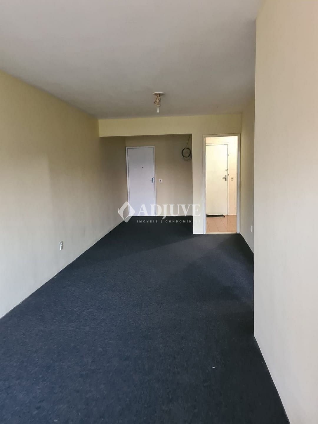 Apartamento à venda com 2 quartos, 76m² - Foto 2