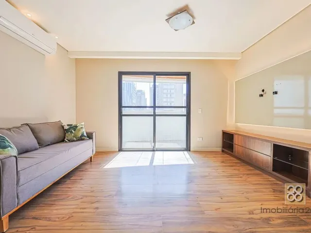 Apartamento 2 quartos e 1 banheiro, para alugar, no bairro Centro em Curitiba