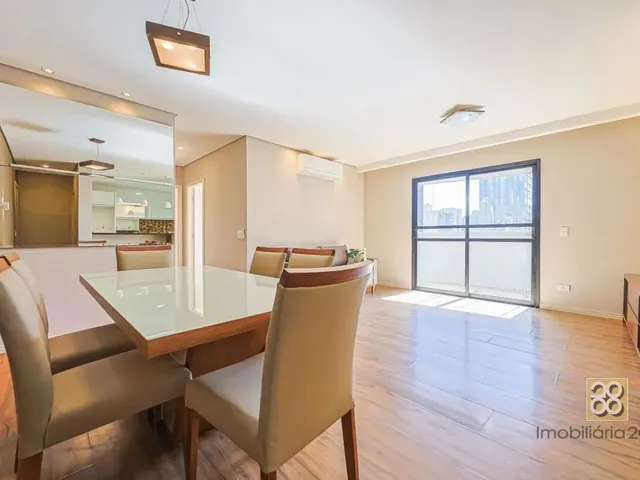 Apartamento 2 quartos e 1 banheiro, para alugar, no bairro Centro em Curitiba