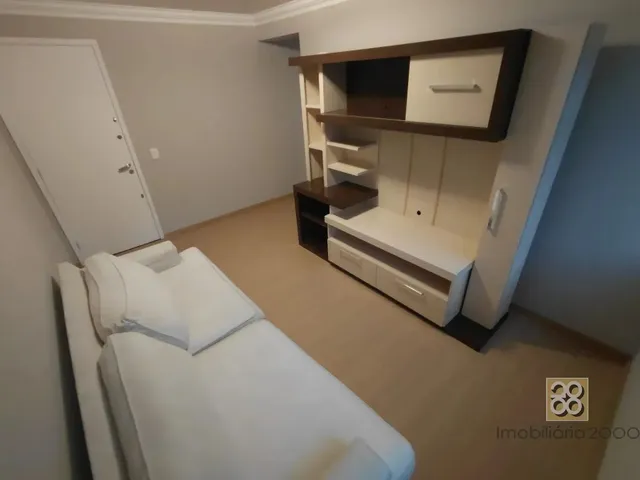 Apartamento 2 quartos e 1 banheiro, para alugar, no bairro Centro em Curitiba