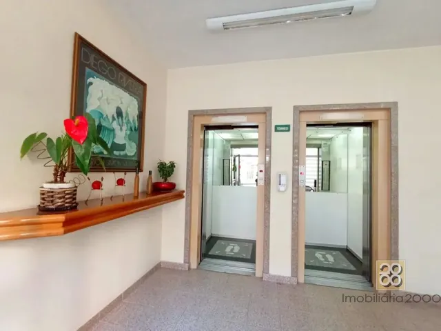 Apartamento 2 quartos e 1 banheiro, para alugar, no bairro Centro em Curitiba