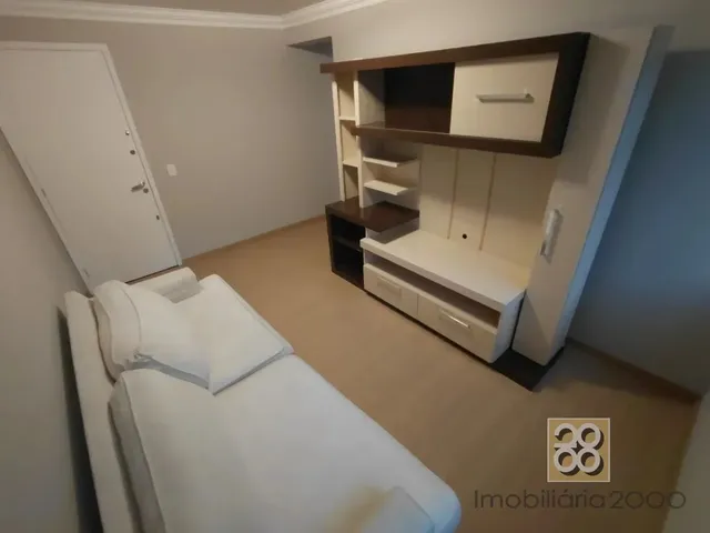 Apartamento 2 quartos e 1 banheiro, para alugar, no bairro Centro em Curitiba