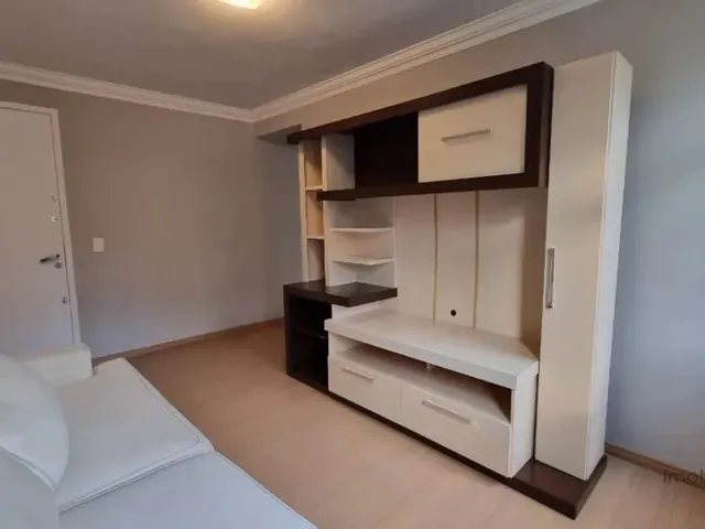 Apartamento 2 quartos e 1 banheiro, para alugar, no bairro Centro em Curitiba