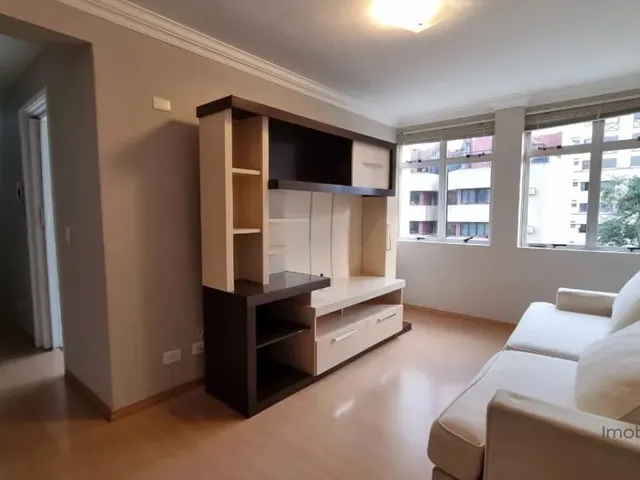 Apartamento 2 quartos e 1 banheiro, para alugar, no bairro Centro em Curitiba