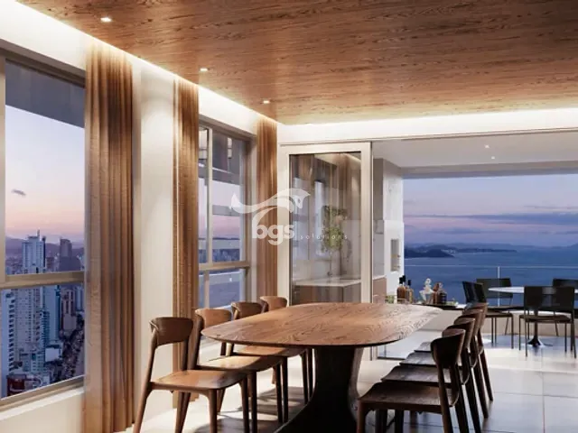 Apartamento com 230m² 4 quartos e 6 banheiros, à venda, no bairro Centro em Balneário Camboriú