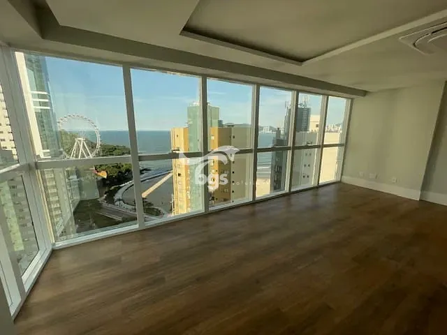Apartamento com 175m² 4 quartos e 5 banheiros, à venda, no bairro Pioneiros em Balneário Camboriú