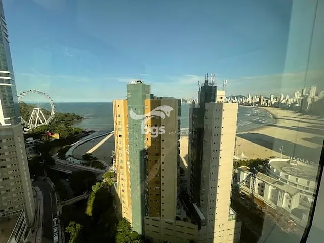 Apartamento com 175m² 4 quartos e 5 banheiros, à venda, no bairro Pioneiros em Balneário Camboriú
