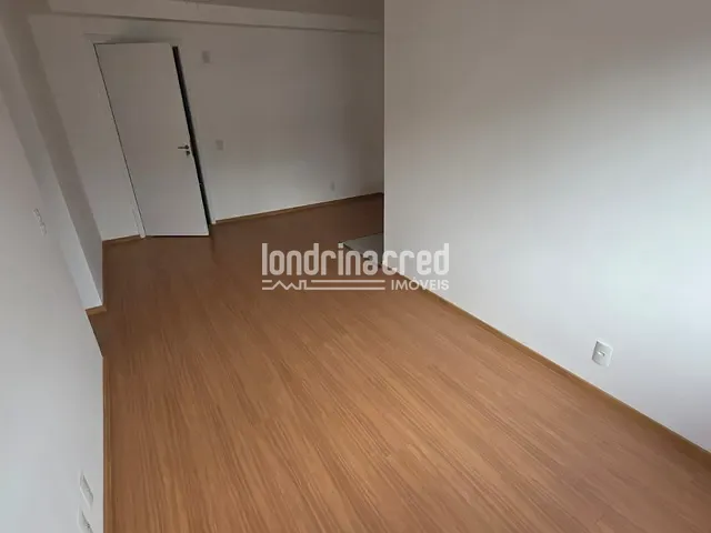 Apartamento 2 quartos e 1 banheiro, à venda, no bairro RESIDENCIAL EVORA em Londrina
