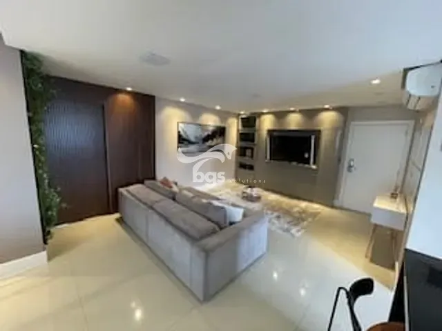 Apartamento com 175m² 3 quartos e 4 banheiros, à venda, no bairro Centro em Balneário Camboriú