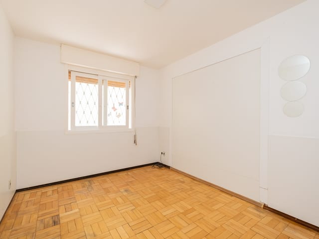 Apartamento 3 quartos e 2 banheiros, para alugar, no bairro Centro em Pelotas