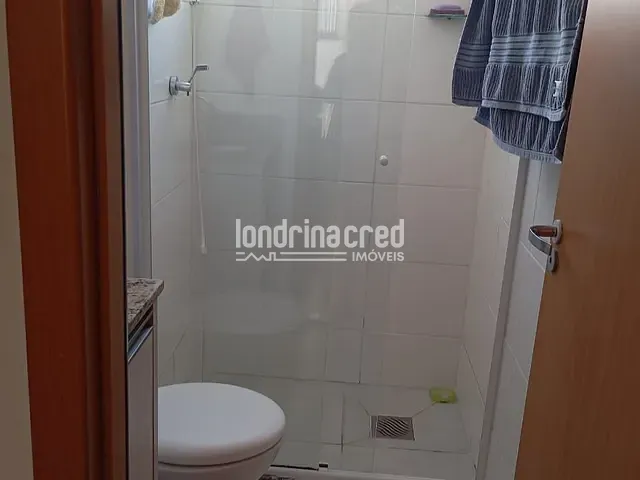 Apartamento 2 quartos e 1 banheiro, à venda, no bairro Condomínio Lago di Garda em Londrina