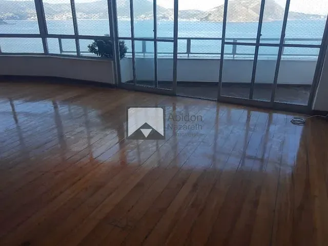 Apartamento com 270m² 4 quartos e 2 banheiros, à venda, no bairro Ingá em Niterói
