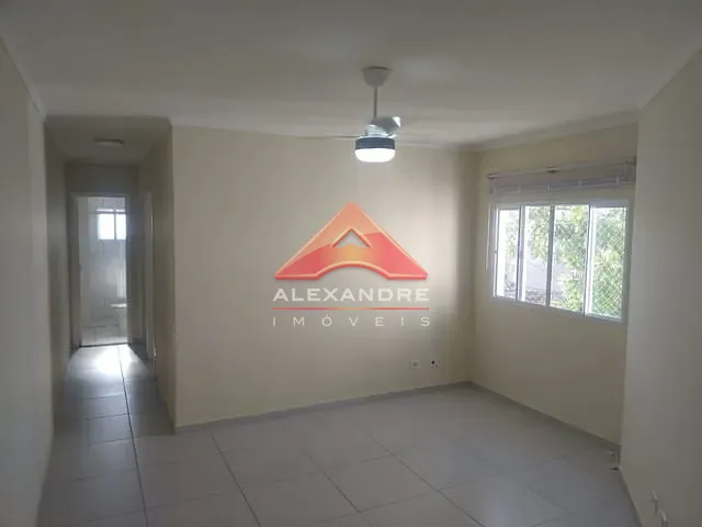 Apartamento 2 quartos e 1 banheiro, à venda, no bairro Conjunto Residencial Galo Branco em São José dos Campos