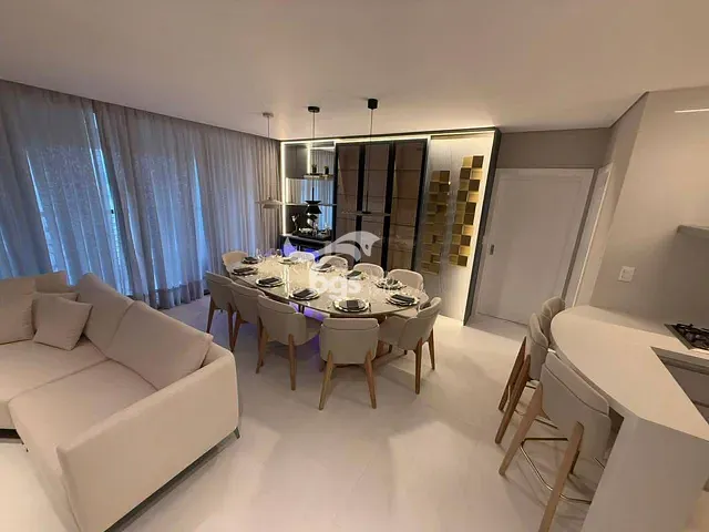 Apartamento com 226m² 4 quartos e 4 banheiros, à venda, no bairro Centro em Balneário Camboriú