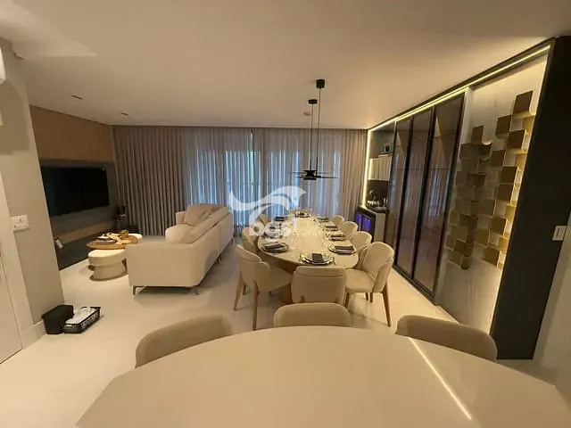 Apartamento com 226m² 4 quartos e 4 banheiros, à venda, no bairro Centro em Balneário Camboriú