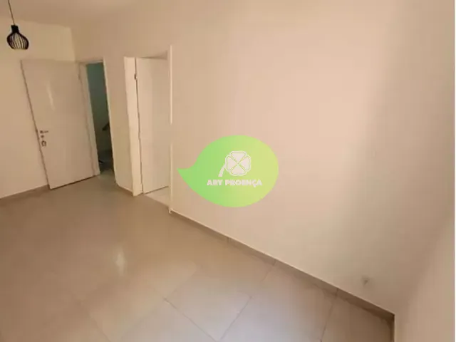 Apartamento 2 quartos e 1 banheiro, à venda, no bairro Lopes de Oliveira em Sorocaba
