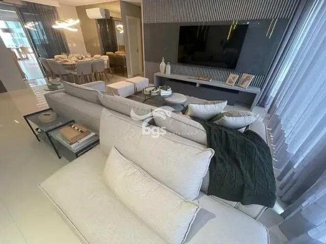 Apartamento com 486m² 3 quartos e 4 banheiros, à venda, no bairro Centro em Balneário Camboriú