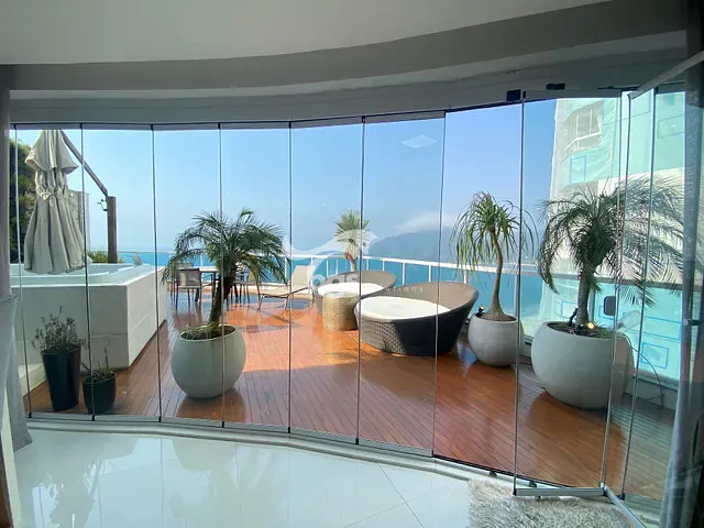 Apartamento com 244m² 3 quartos e 4 banheiros, à venda, no bairro Centro em Balneário Camboriú