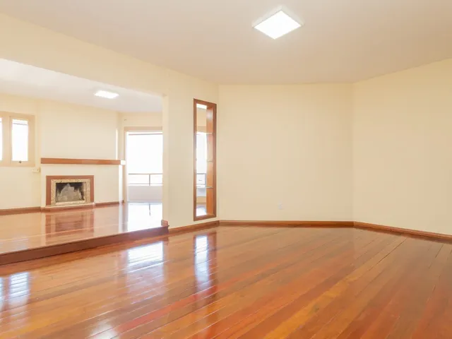 Apartamento com 220m² 3 quartos e 3 banheiros, à venda, no bairro Centro em Pelotas