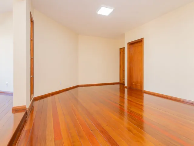 Apartamento com 220m² 3 quartos e 3 banheiros, à venda, no bairro Centro em Pelotas