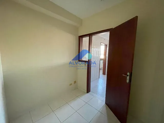 Apartamento 4 quartos e 1 banheiro, para alugar, no bairro Vila Rubi em São José dos Campos